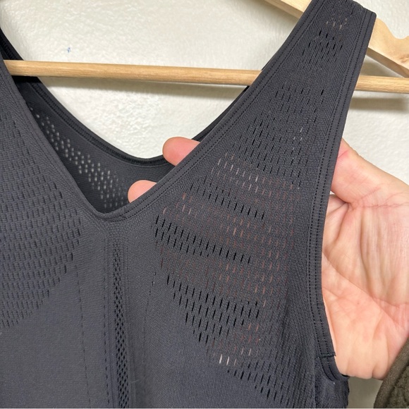 Lululemon Womens Black Tank Top Mesh Accent - Picture 4 of 9